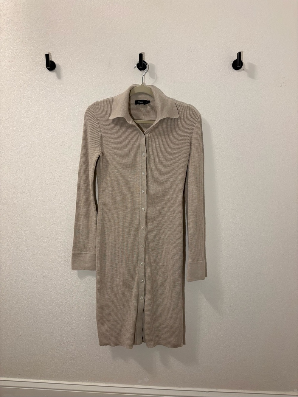 Theory beige rib-knit shirt dress - Picture 2 of 5